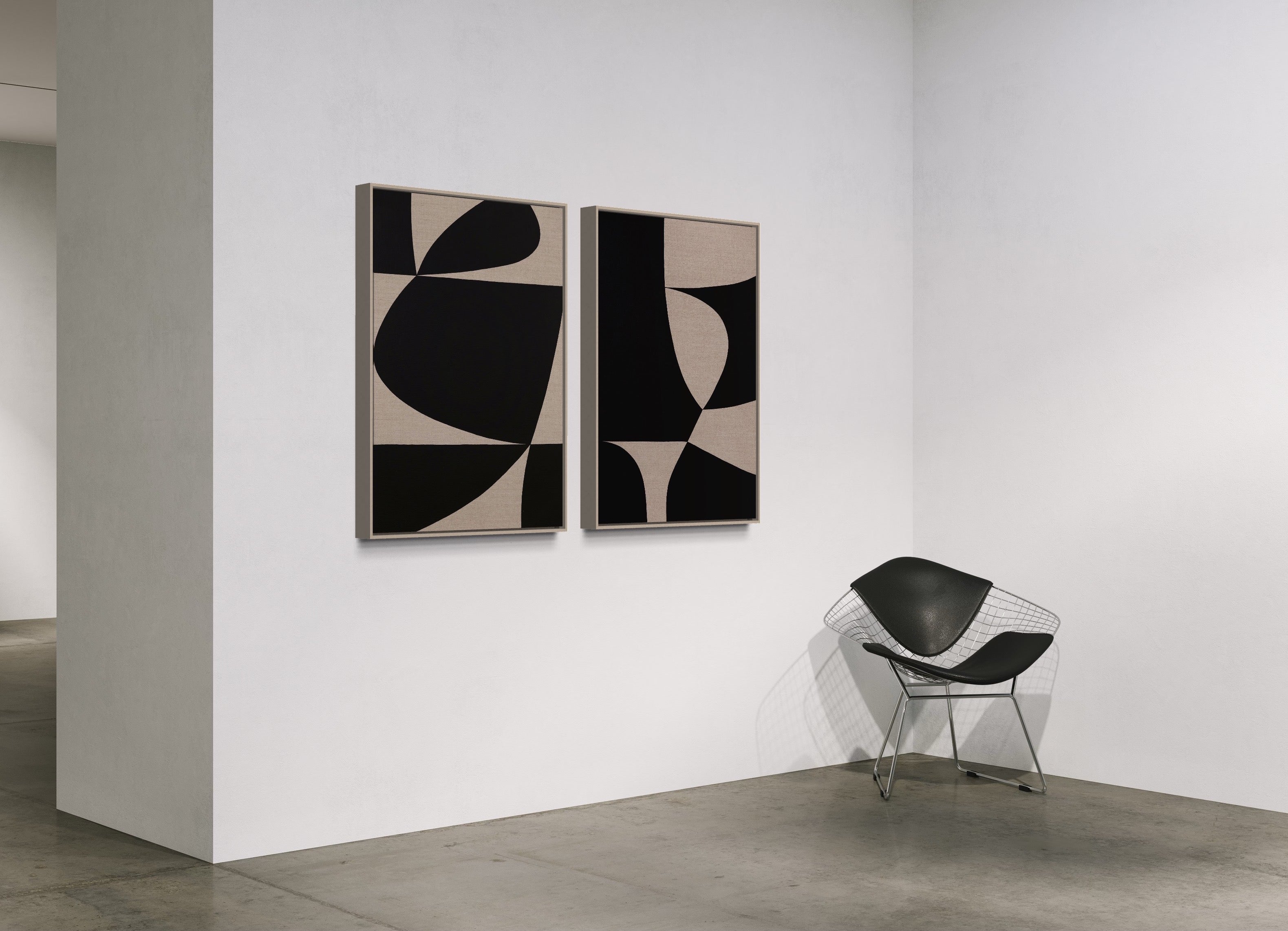 Utställning av Mimmi Hammars minimalistiska verk, med enkla men uttrycksfulla former på galleriväggarna