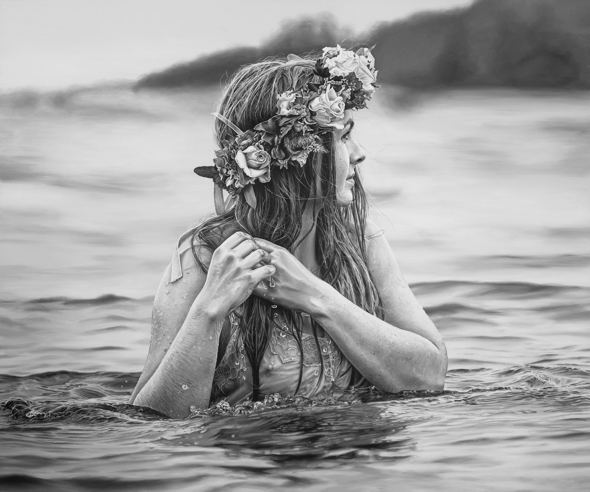 Hyperrealistisk tavla av KONSTNÄR, föreställande en kvinna med en blommig krans i håret.